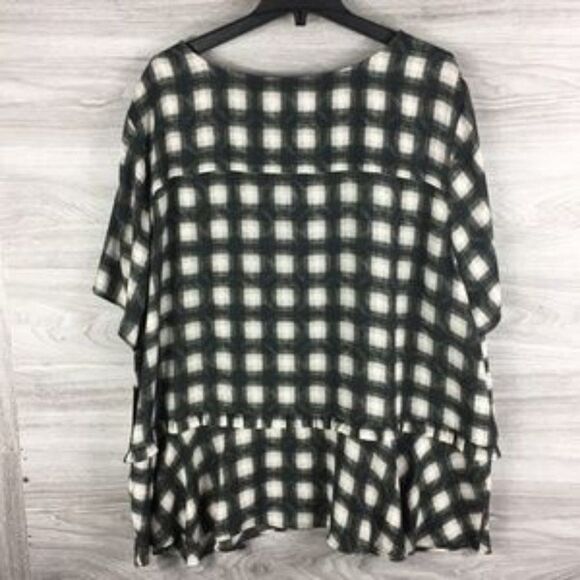 Sejour Peplum Crepe Top (Plus Size) 3X - Picture 3 of 6